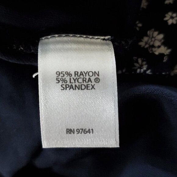 J Jill Wearever Ditsy Floral Top L Petite Navy Blue White 3/4 Sleeve Tunic - Picture 5 of 6